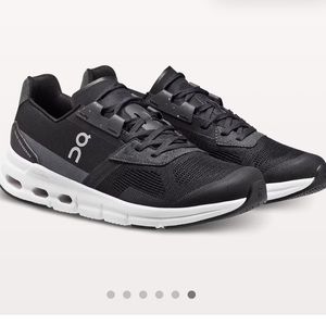 On cloudrift sneakers, size 7, excellent condition